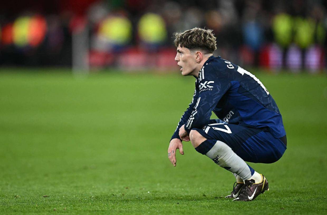 加纳乔出售385万豪宅暗示离开曼联，或交换奥斯梅恩！阿莫林批评其状态